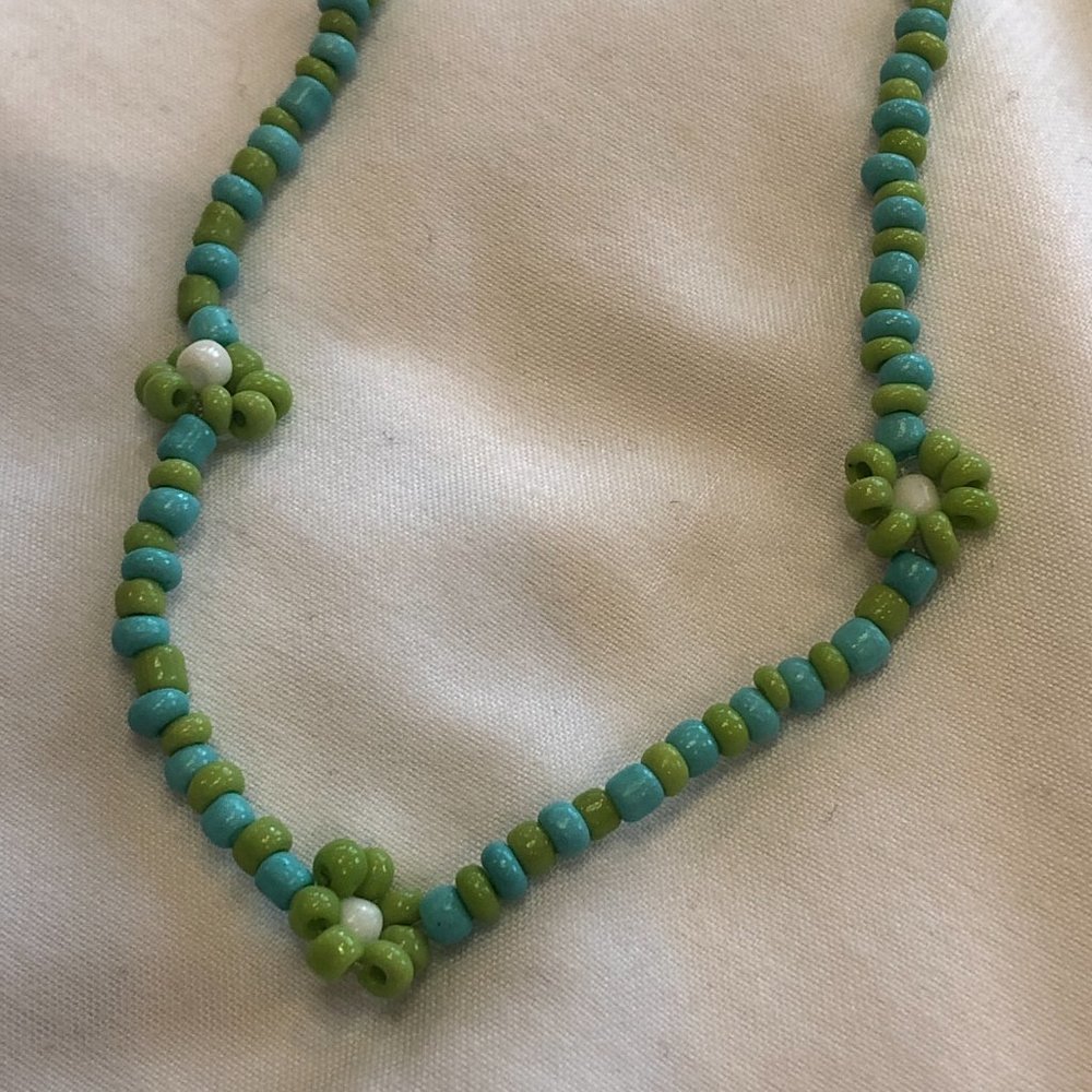 Altar'd State Green Blue Flower Beaded Choker Necklace with FREE Bracelet - Picture 4 of 10